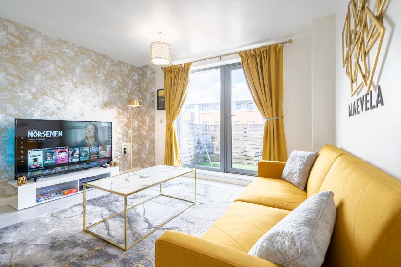 Maevela Apartments - Ultra Lavish Luxury 2 Bed Apartment City Centre - With Balcony - Free Secure Parking - Ps4 & Smart Tv'S เบอร์มิงแฮม ภายนอก รูปภาพ